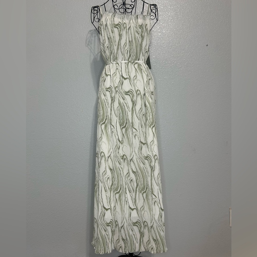 Chic Green and White Maxi Dress